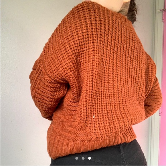 BURNT ORANG KNIT SWEATER - Picture 3 of 3